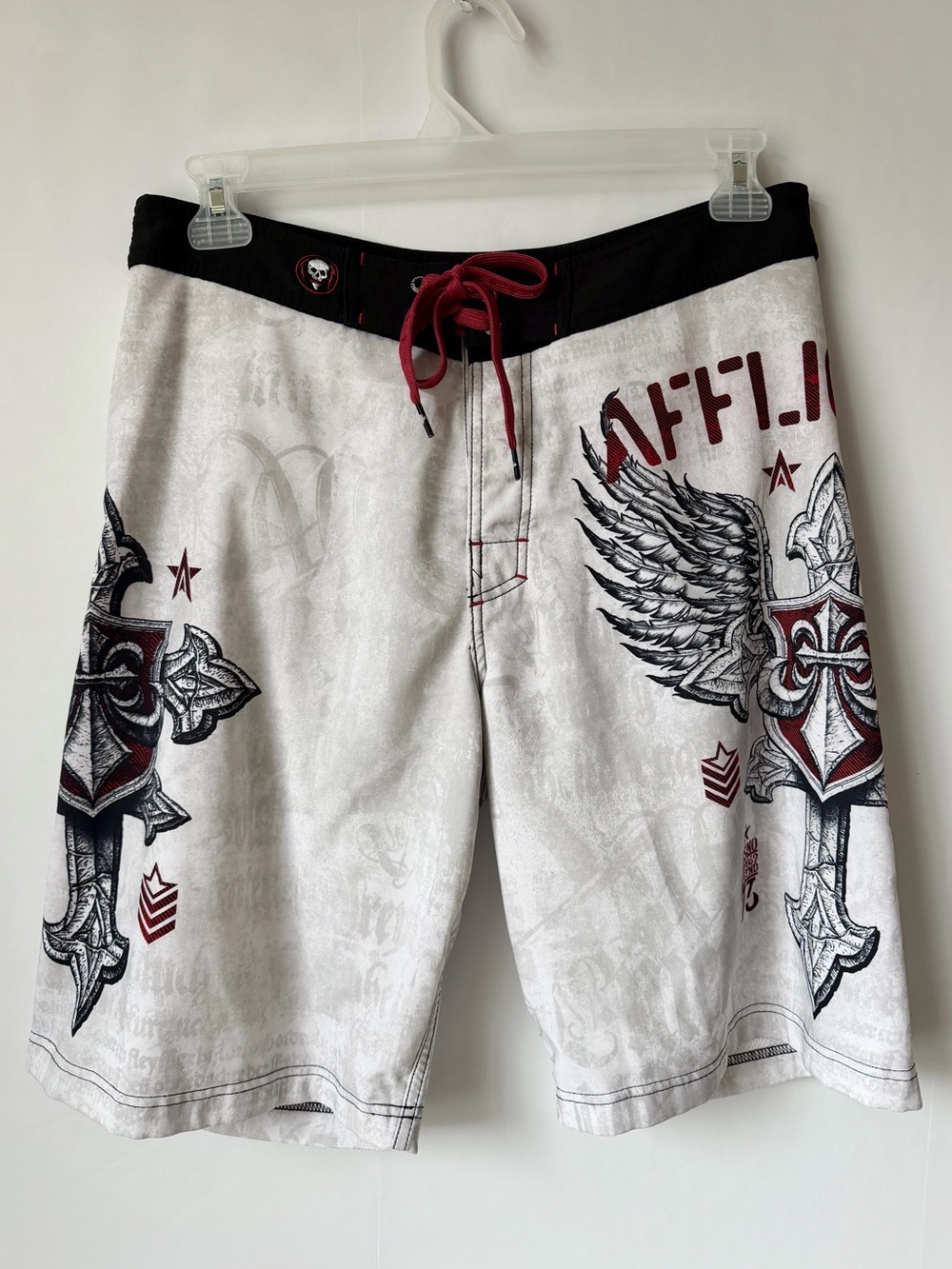 Affliction Mens Board Shorts White Black Red Cross Wings Graphic Size 33 Y2K MMA